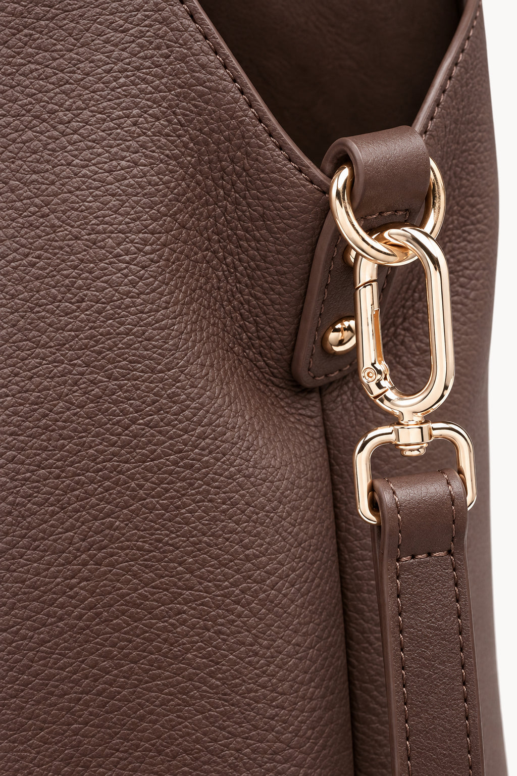 Borsa hobo con lunga nappa