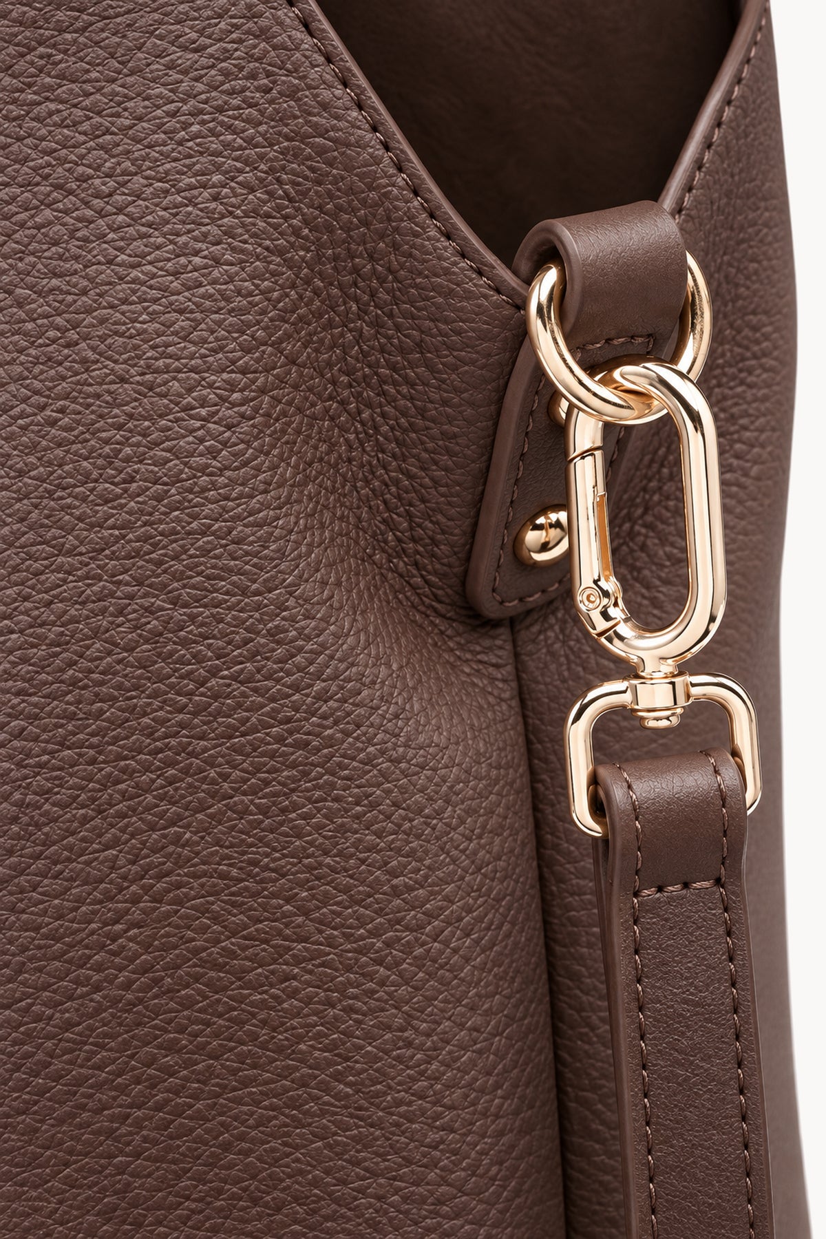 Borsa hobo con lunga nappa
