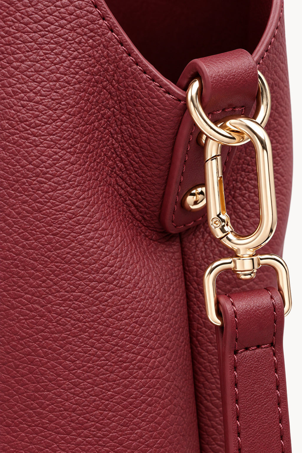 Borsa hobo con lunga nappa