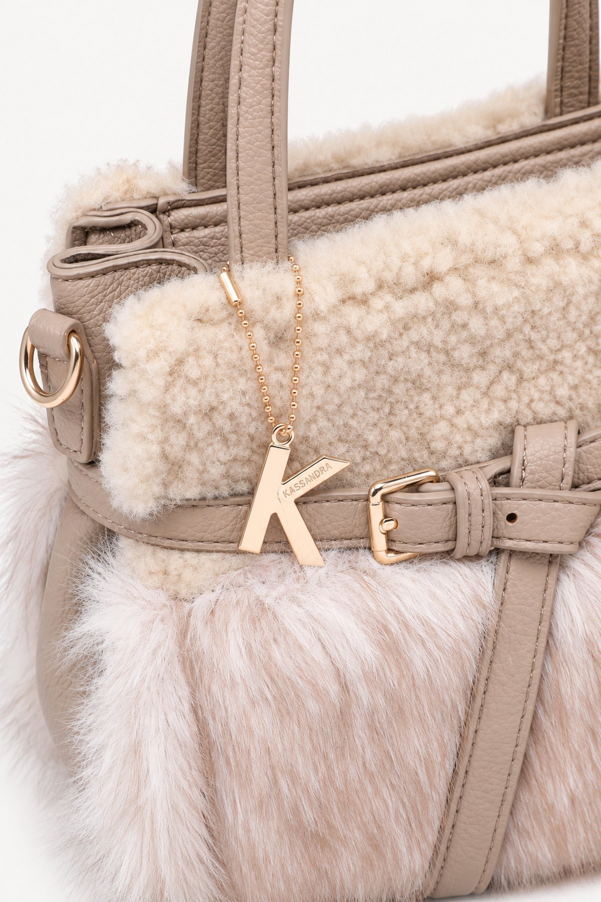 Borsa a mano effetto pelliccia con cinturino Khaki